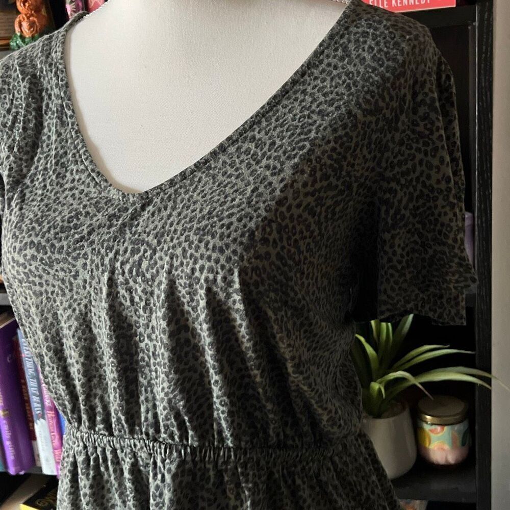 Lucky brand Size Small Green and black cheetah print blouse - Picture 4 of 5